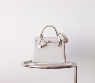 Kelly 25 Pearl Grey Evercolor PHW